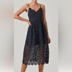 ASTR a black embroidered dress